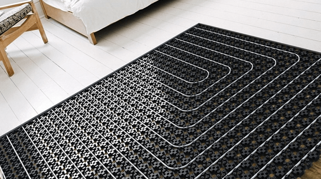 Moet elektrische vloerverwarming in tegellijm of egaline?