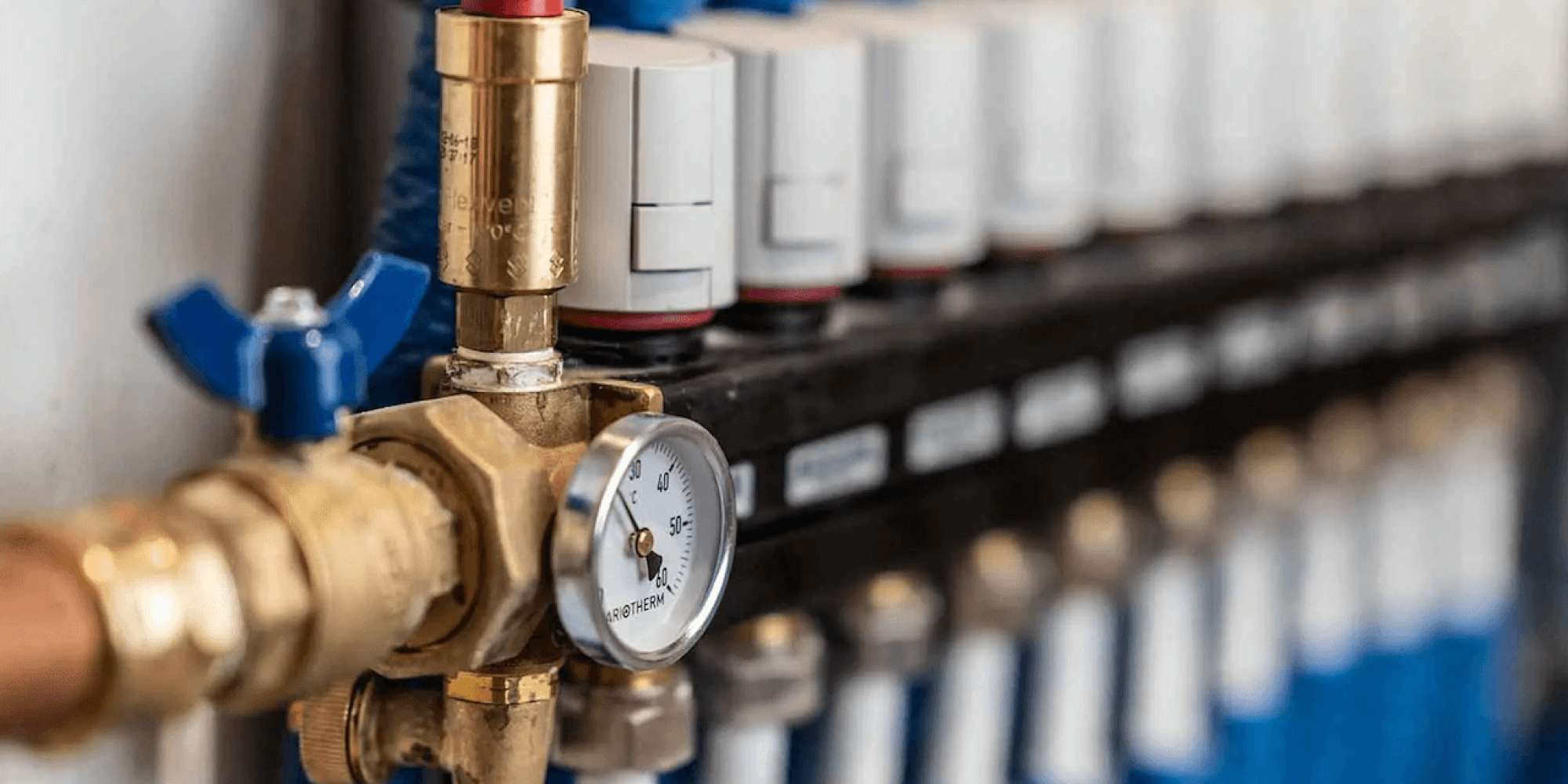 Installatietips voor een vloerverwarming verdeler: doe-het-zelf of professionele hulp